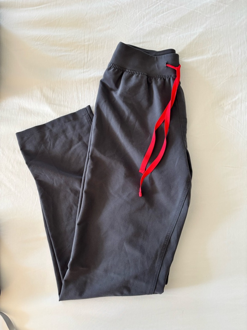 FIGS Charcoal Gray scrub pants with Red Drawstring
